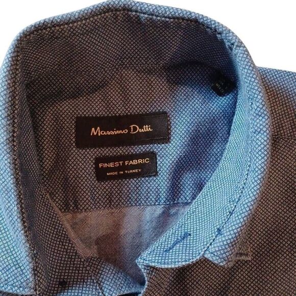 Mossimo Dutti button up/down - Picture 2 of 4